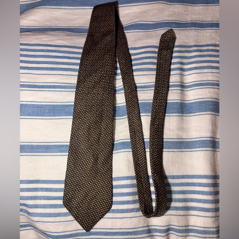 Dark Green Tie with Beige Pattern